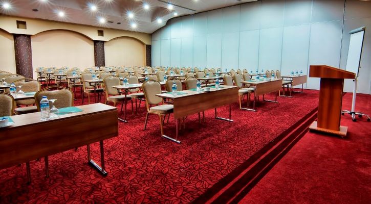 LiMAK ARCADiA HOTEL