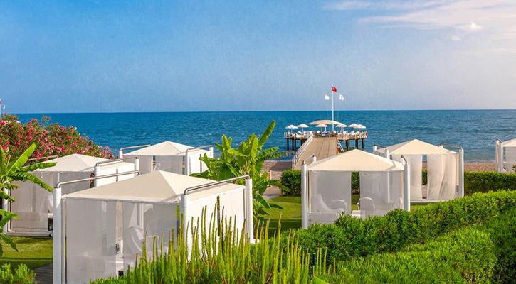 CALiSTA LUXURY RESORT
