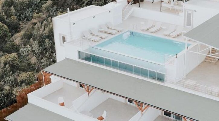 Blue Island Luxury Hotel