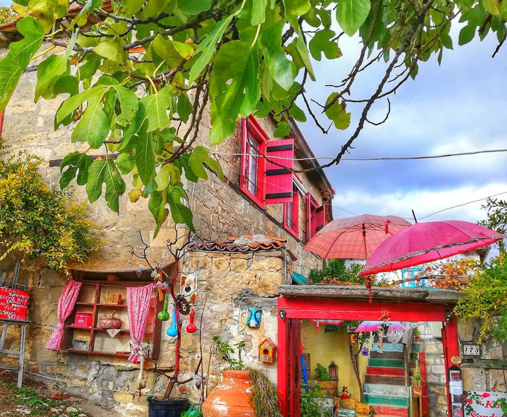 UÇAKLI BÜYÜK EGE İZMİR GÖKÇEADA BOZCAADA AYVALIK TURU