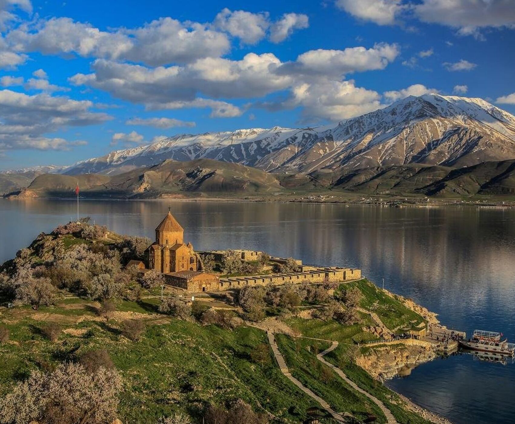 UÇAKLI VAN KARS VE KARADENİZ YAYLALARI