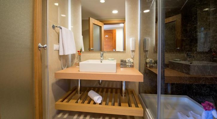 LiMAK LiMRA HOTEL