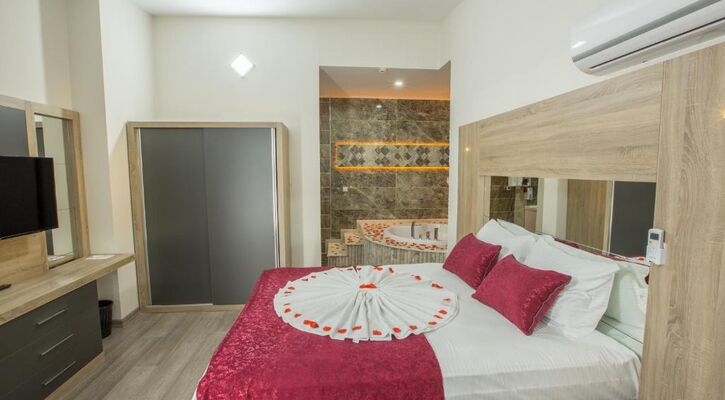 Elanis Suites