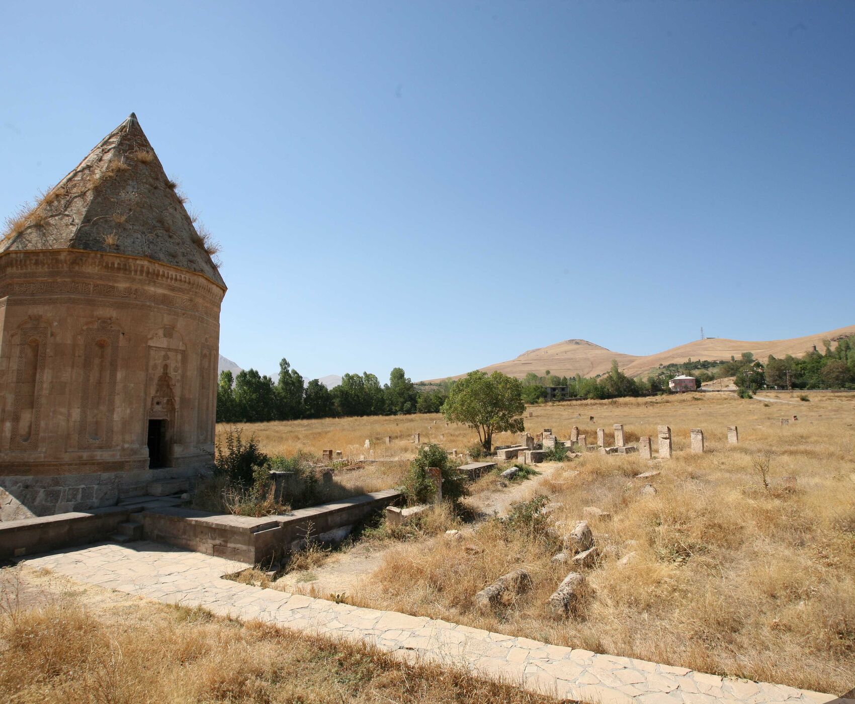 UÇAKLI VAN KARS KARADENİZ BATUM TURU