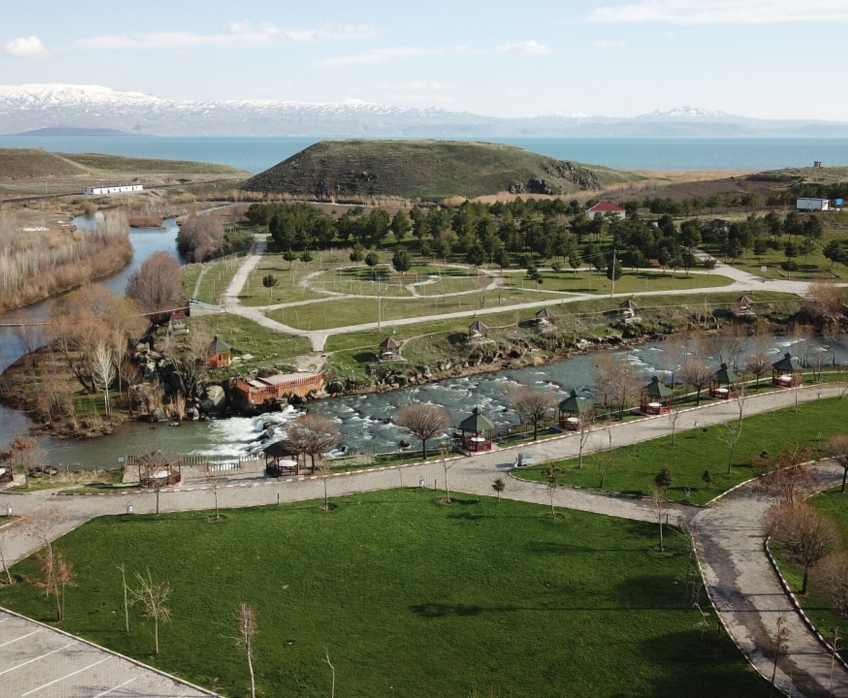 UÇAKLI VAN KARS KARADENİZ BATUM TURU