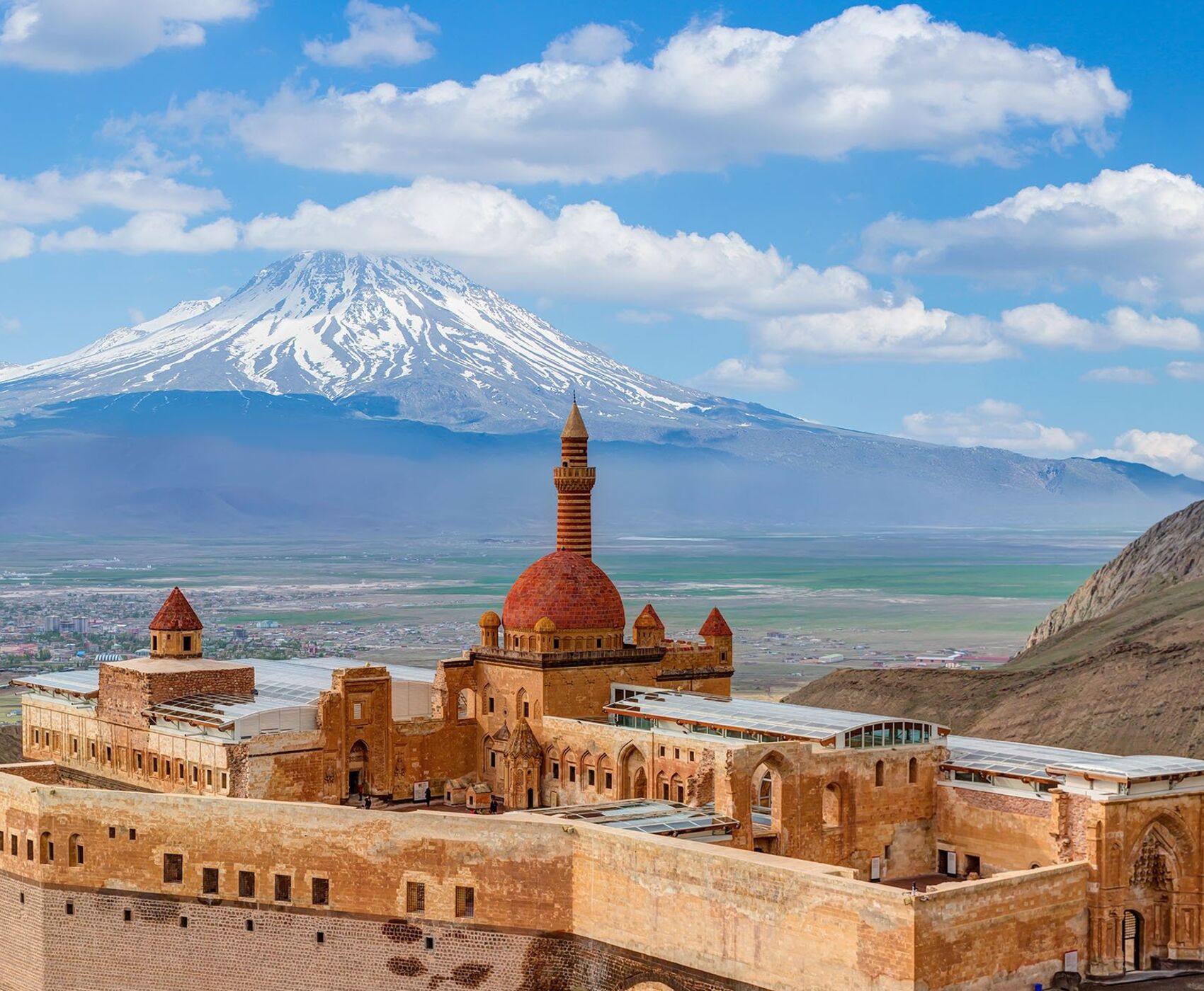 UÇAKLI VAN KARS KARADENİZ BATUM TURU