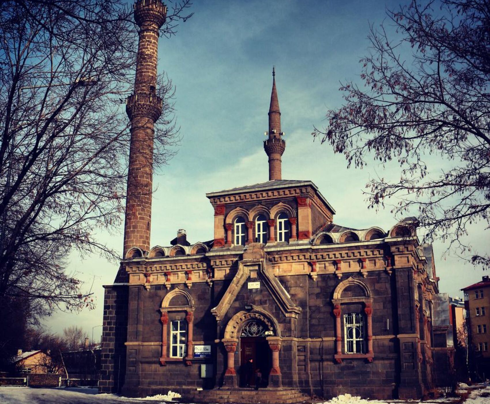 UÇAKLI VAN KARS KARADENİZ BATUM TURU