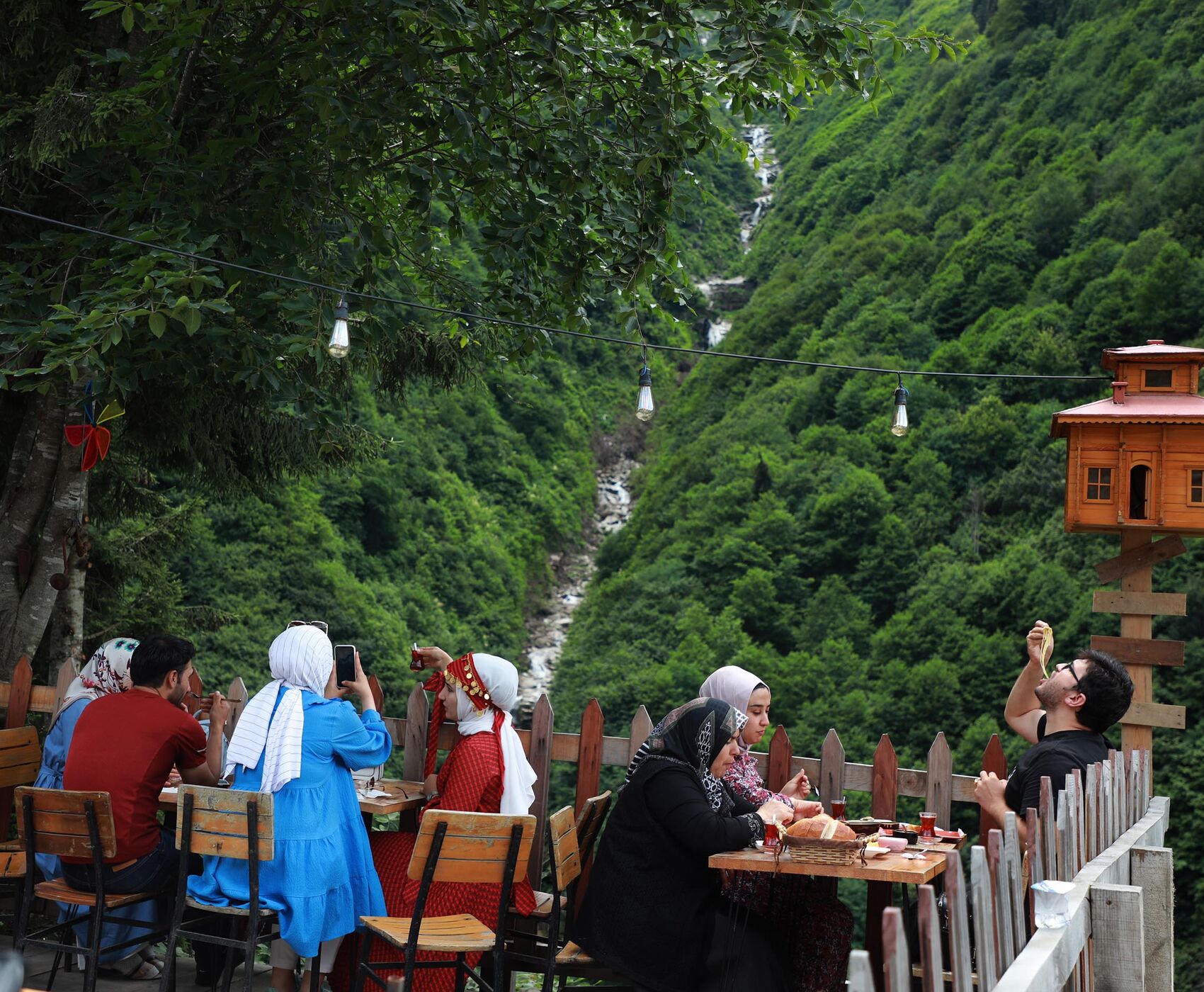 UÇAKLI VAN KARS KARADENİZ BATUM TURU