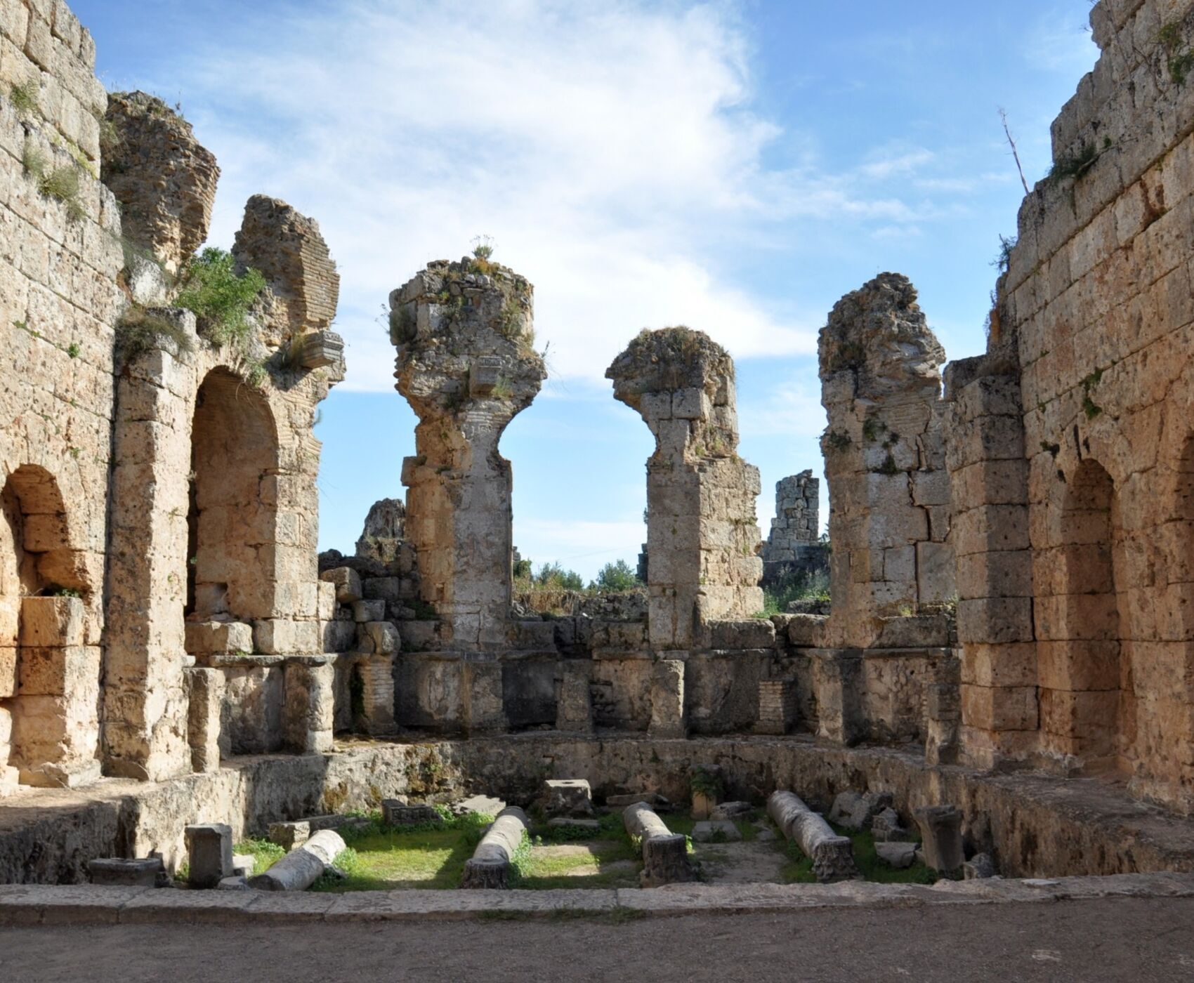 PERGE & ASPENDOS & SIDE TOUR 