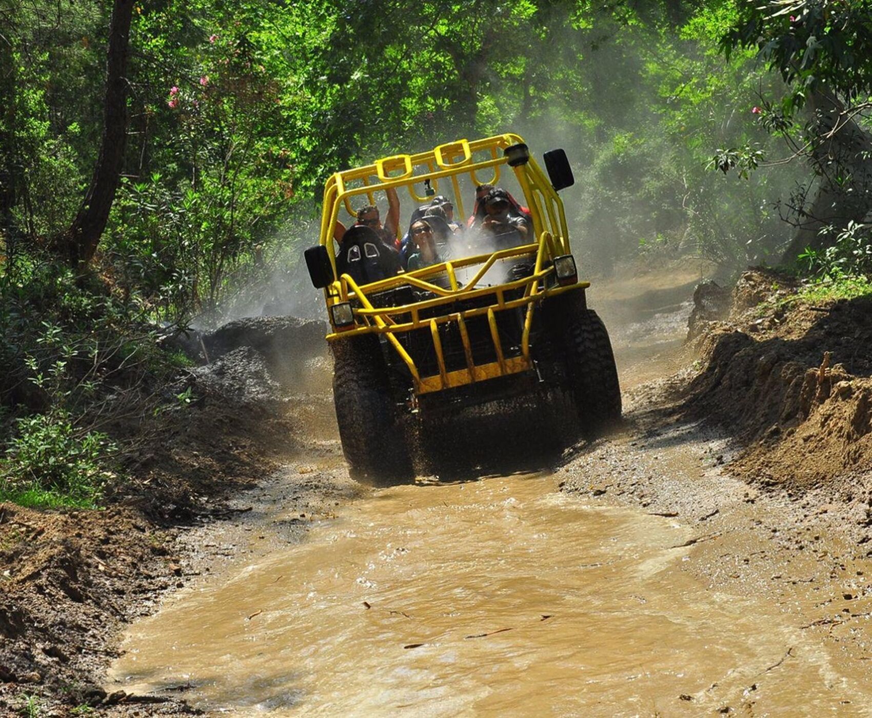 AKREP (MONSTER) JEEP SAFARİ & RAFTİNG