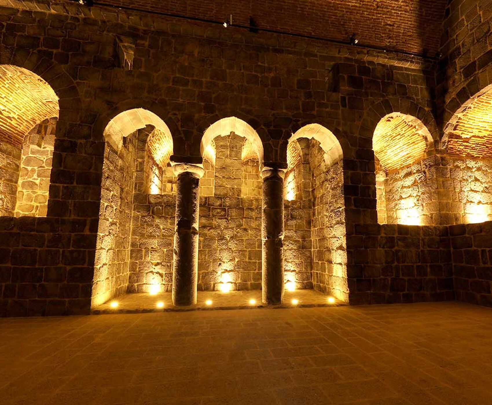 UÇAKLI DİYARBAKIR MİDYAT MARDİN NUSAYBİN HARRAN  GÖBEKLİTEPE GAZİANTEP