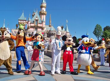 İzmir Çıkışlı Paris & Disneyland Turu Kültür ve Eğlence Rotası