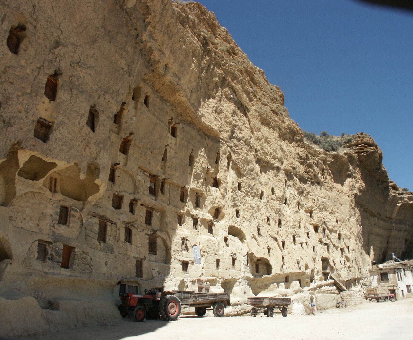 TULIP GARDENS & KARAMAN & TAŞKALE GRANARIES