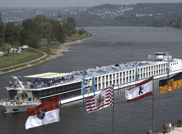 Ren Nehrinde Noel Pazarları Charter (Bsl-Cgn)
