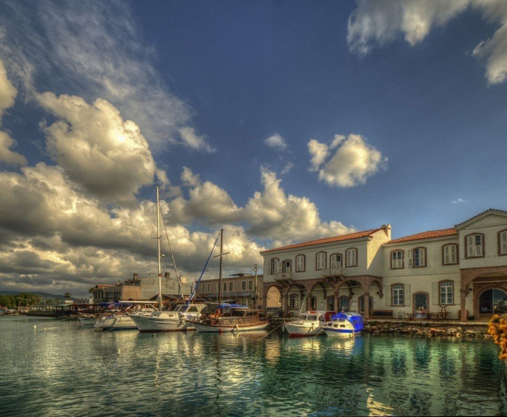 UÇAKLI İZMİR &ALAÇATI & FOÇA & AYVALIK &  BOZCAADA & ÇANAKKALE & BANDIRMA & BURSA 