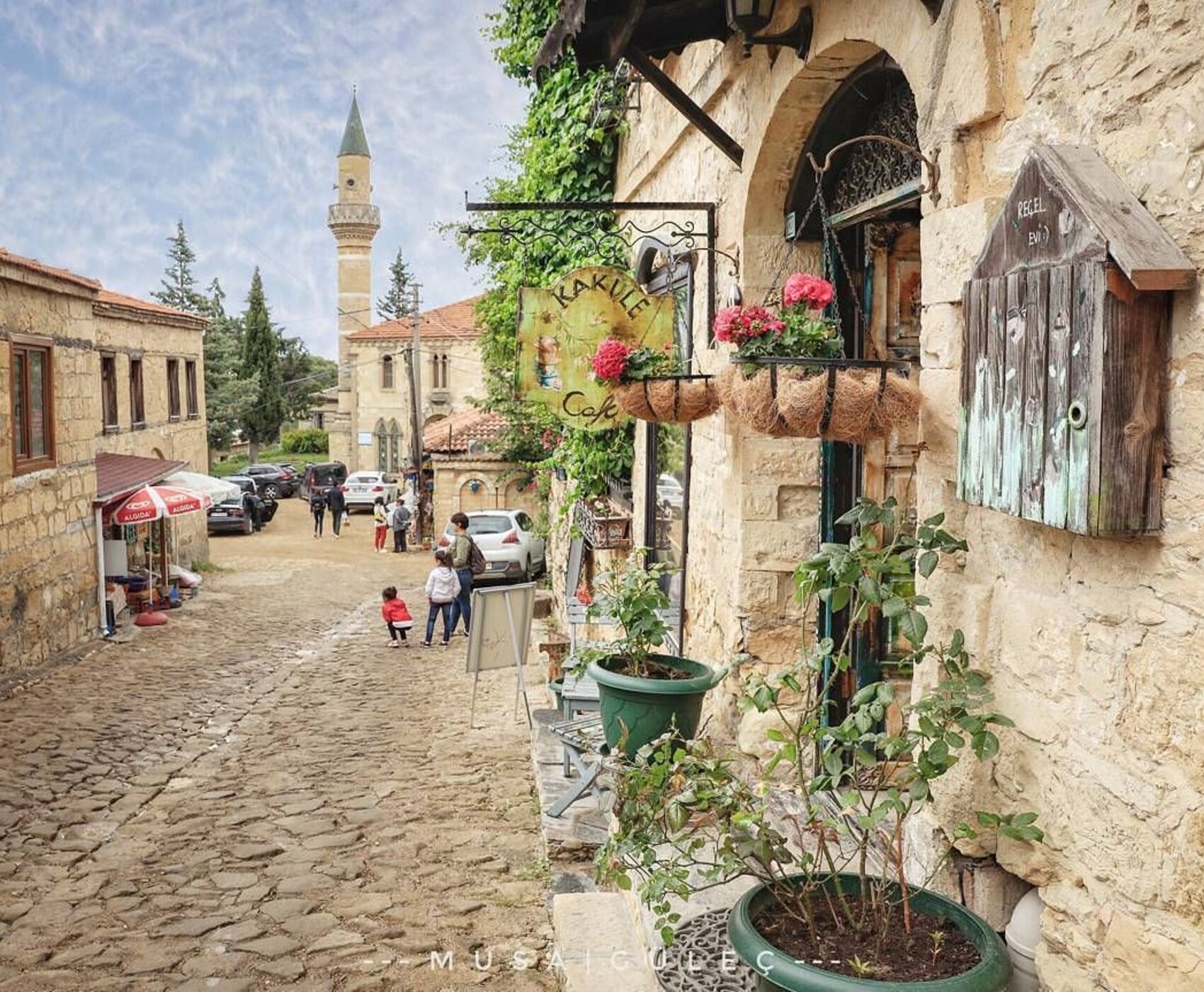 UÇAKLI İZMİR &ALAÇATI & FOÇA & AYVALIK &  BOZCAADA & ÇANAKKALE & BANDIRMA & BURSA 
