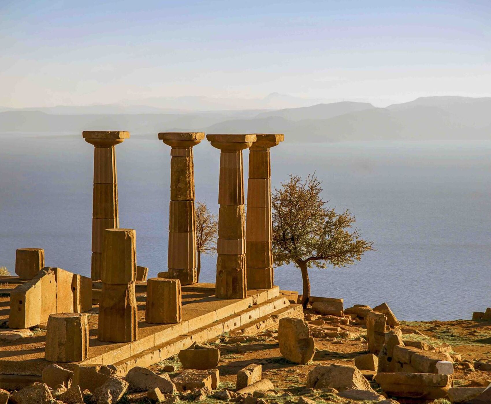 UÇAKLI İZMİR &ALAÇATI & FOÇA & AYVALIK &  BOZCAADA & ÇANAKKALE & BANDIRMA & BURSA 
