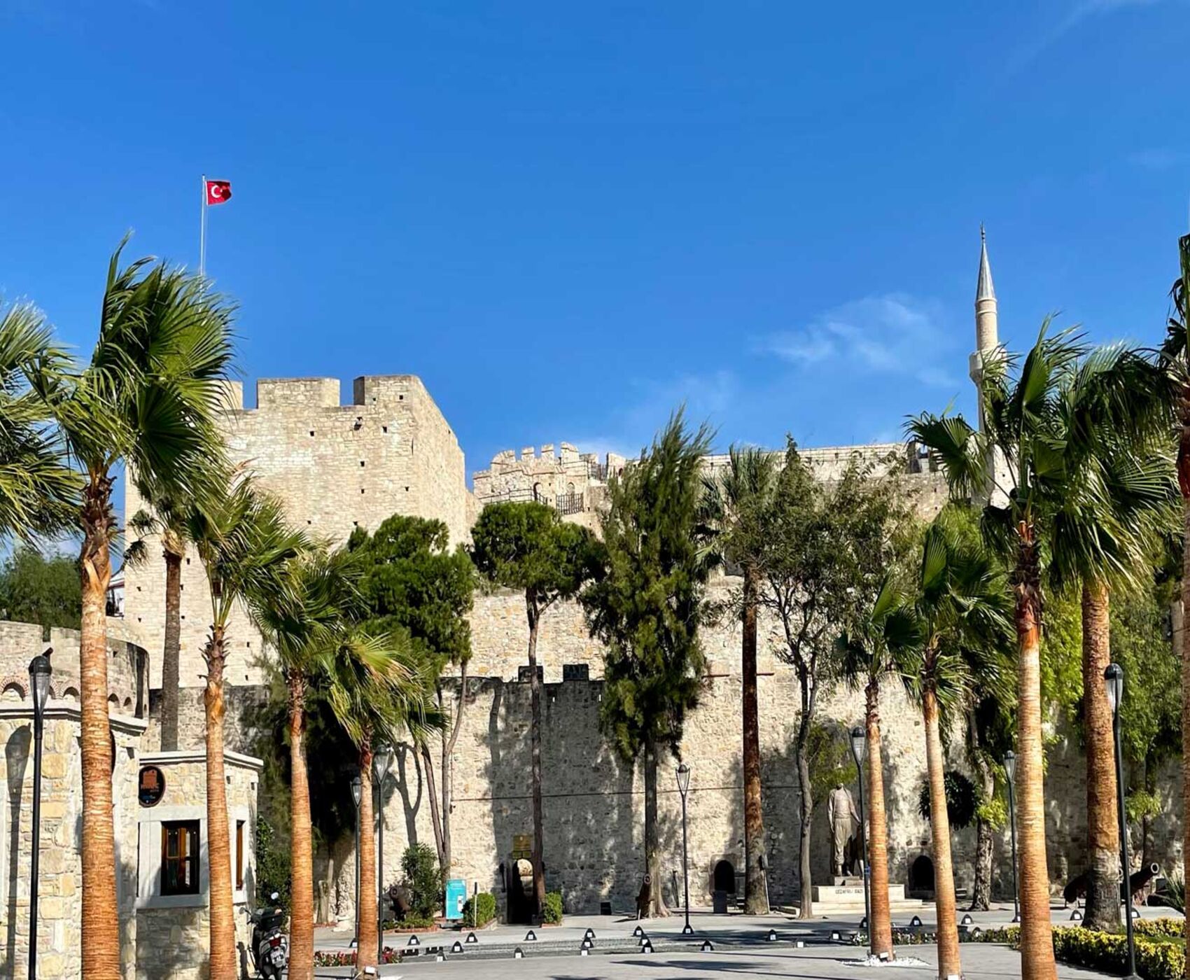 UÇAKLI İZMİR &ALAÇATI & FOÇA & AYVALIK &  BOZCAADA & ÇANAKKALE & BANDIRMA & BURSA 
