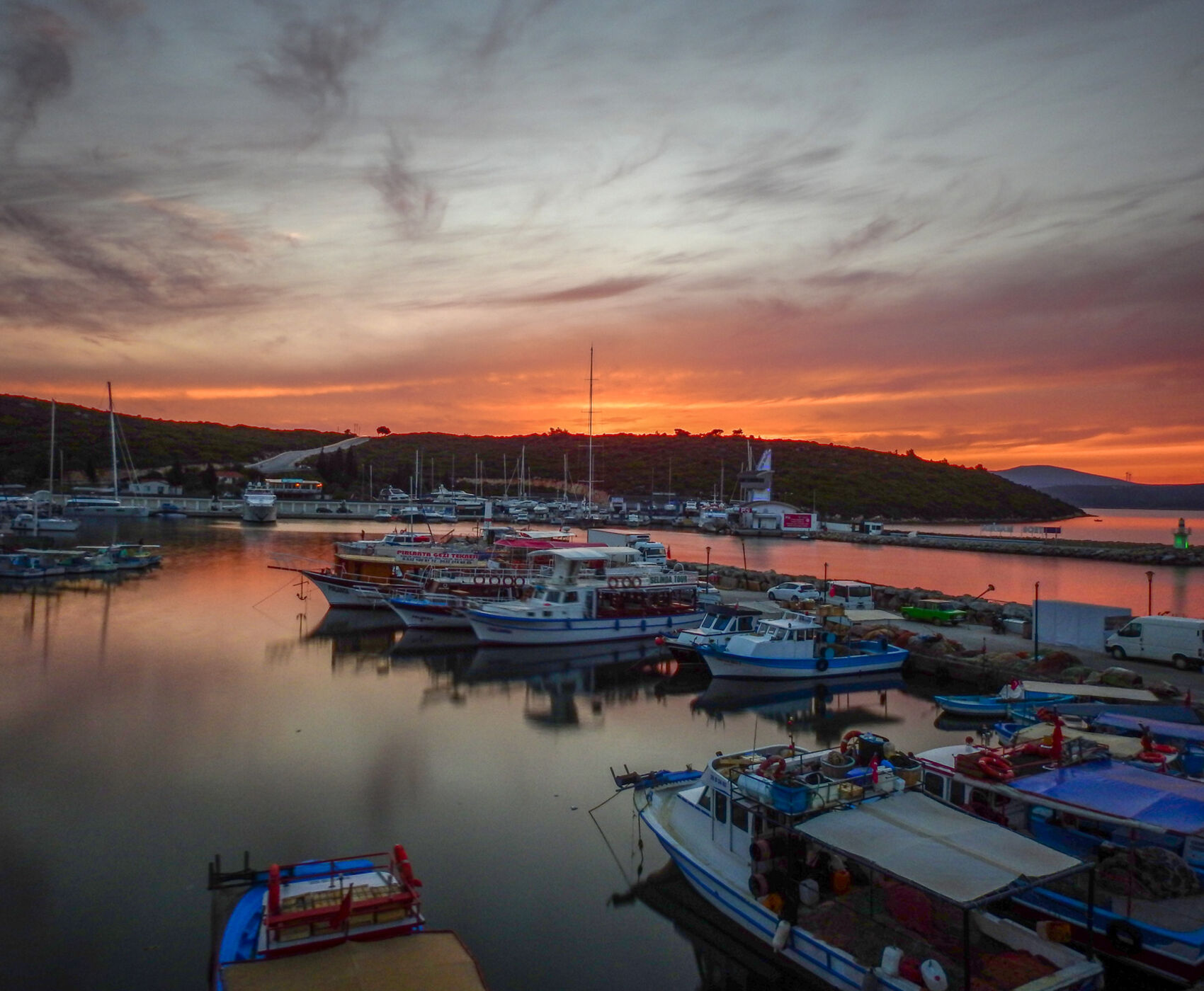 UÇAKLI İZMİR &ALAÇATI & FOÇA & AYVALIK &  BOZCAADA & ÇANAKKALE & BANDIRMA & BURSA 
