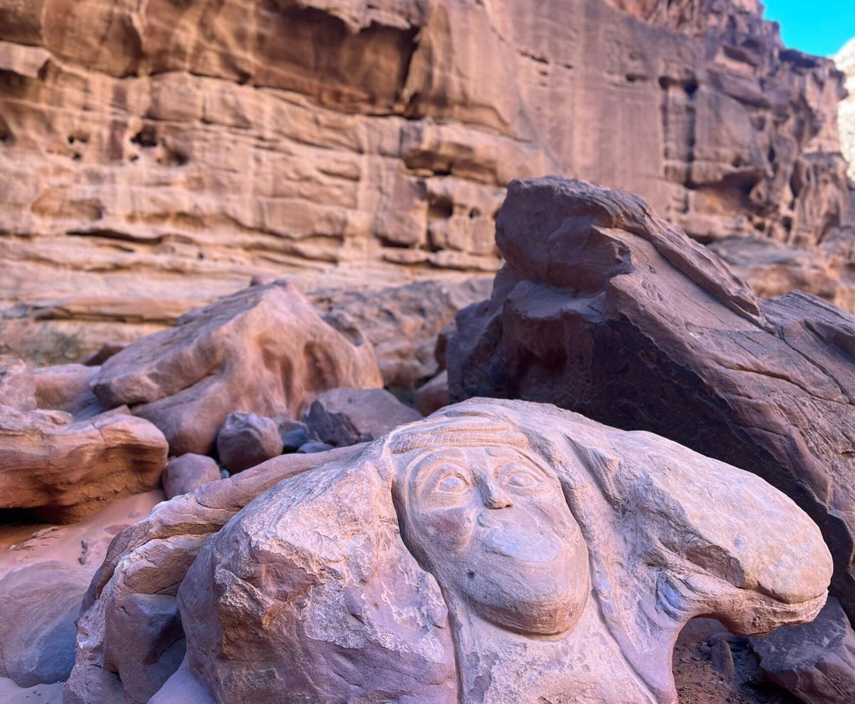 ANTALYA ÇIKIŞLI VİZESİZ HER ŞEY DAHİL BAŞTAN BAŞA ÜRDÜN KEŞİF TURU